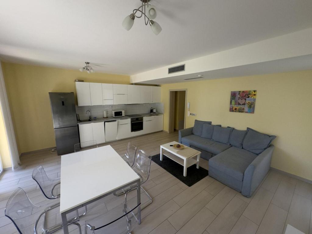 Admiral Apartman Чопак Екстериор снимка