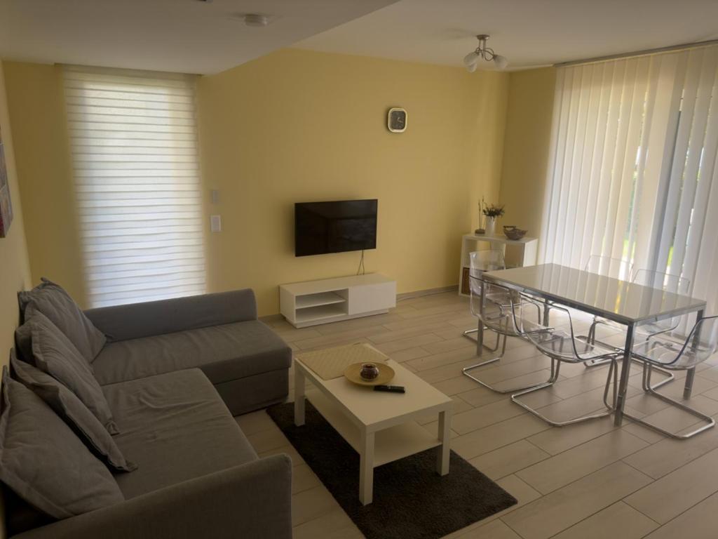 Admiral Apartman Чопак Екстериор снимка